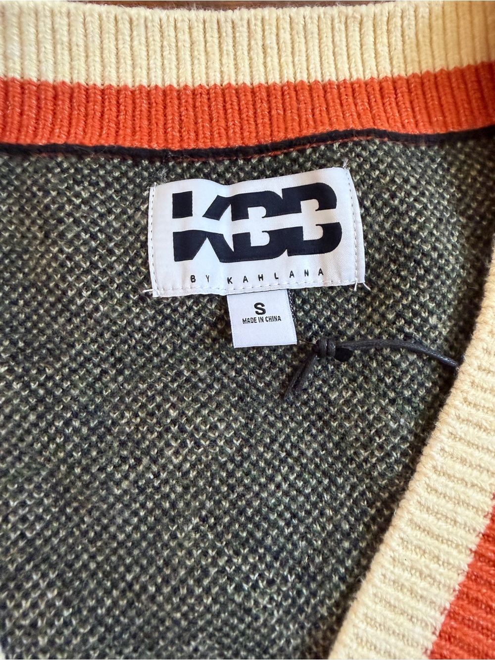 KBB by Kahlana Women’s Camo Cardigan Size Small
New with tags
Retail $50 - Picture 2 of 9